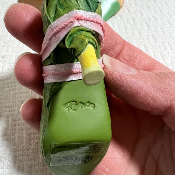 Vintage Just The Right Shoe Miniature Mini Shoes Set of 2 Collectibles - Picture 8 of 9